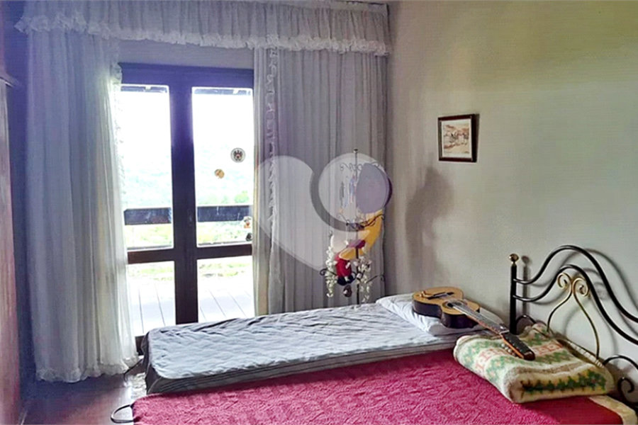 Casa à venda com 6 quartos, sendo 3 suítes, em Serra da Cantareira, Mairiporã, SP