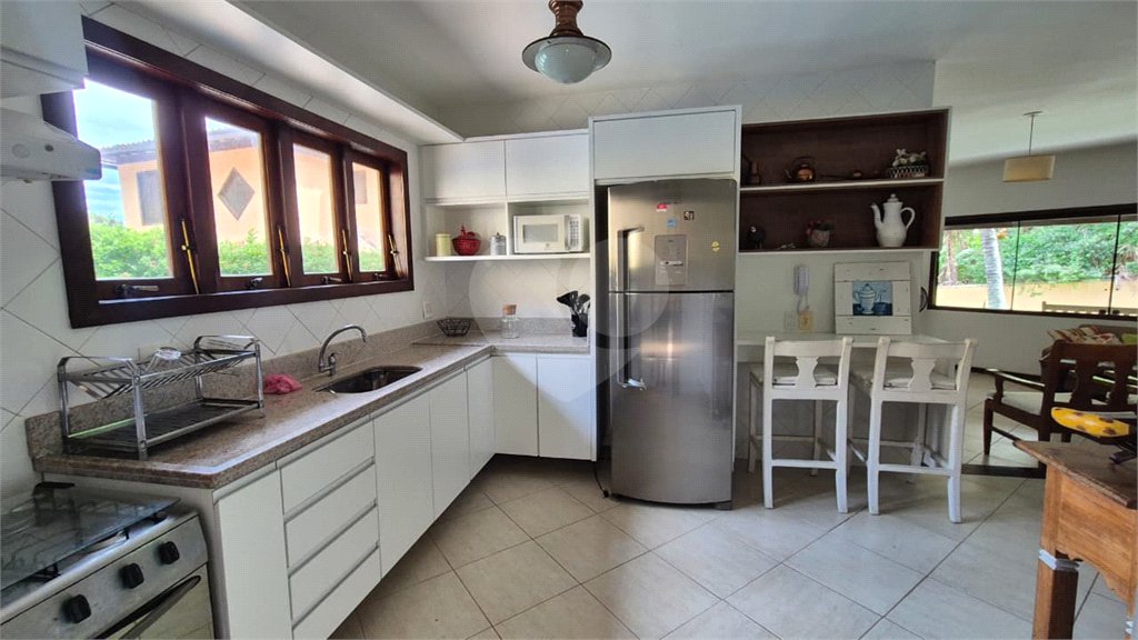 Casa à venda com 5 quartos, sendo 4 suítes,  em Geribá, Armação dos Búzios, RJ