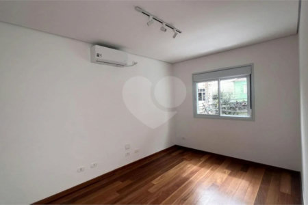 Casa à venda com 3 quartos, sendo 1 suíte,  em Vila Pompéia, São Paulo, SP