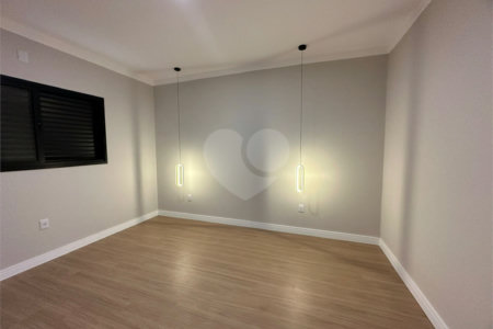 Casa à venda com 3 quartos, sendo 1 suíte, em Vila Carolina, Itapetininga, SP
