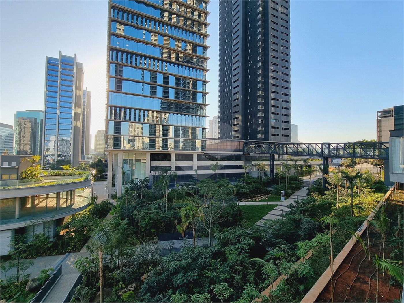 Apartamento à venda ou para alugar com 3 quartos, sendo 1 suíte, em Jardim das Acácias, São Paulo, SP