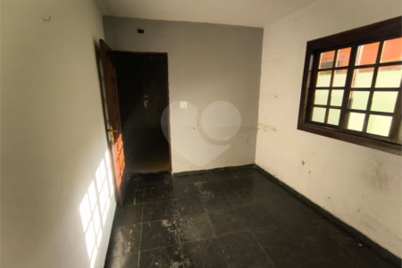 Casa à venda com 3 quartos em Jardim das Esmeraldas, São Paulo, SP