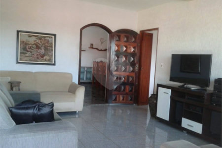 Casa à venda com 4 quartos, sendo 1 suíte, em Vila Esperia Ou Giglio, Atibaia, SP