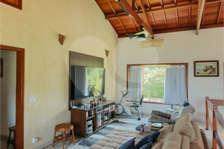 Casa à venda com 4 suítes no condomínio Monte Belo, Salto - SP