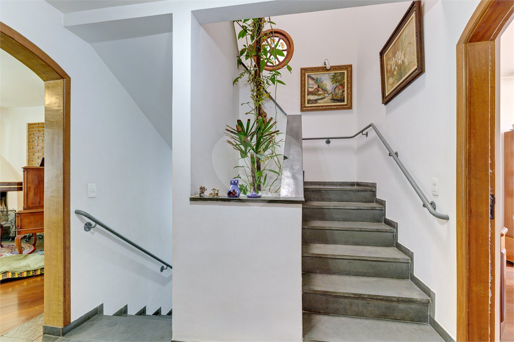 Casa à venda com 3 quartos, sendo 1 suíte, em Alto da Boa Vista, São Paulo, SP