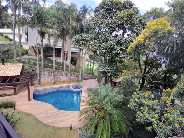 Casa à venda com 4 quartos, sendo 2 suítes,  no condomínio Cantareira, Mairiporã - SP