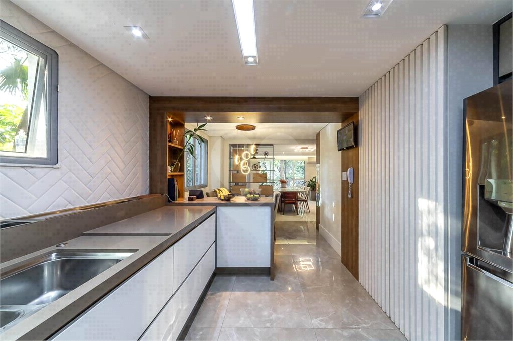 Casa à venda com 4 suítes no condomínio Ville Bosqueé, São Paulo - SP