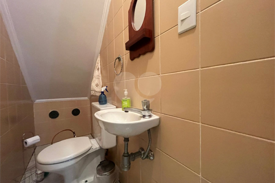 Sobrado à venda com 3 quartos, sendo 1 suíte, em Vila Irmãos Arnoni, São Paulo, SP