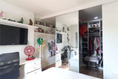 Sobrado à venda com 3 quartos, sendo 1 suíte,  em Vila Constança, São Paulo, SP