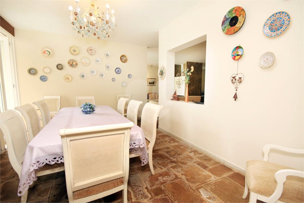 Casa Térrea à venda com 4 quartos, sendo 2 suítes, em Interlagos, São Paulo, SP