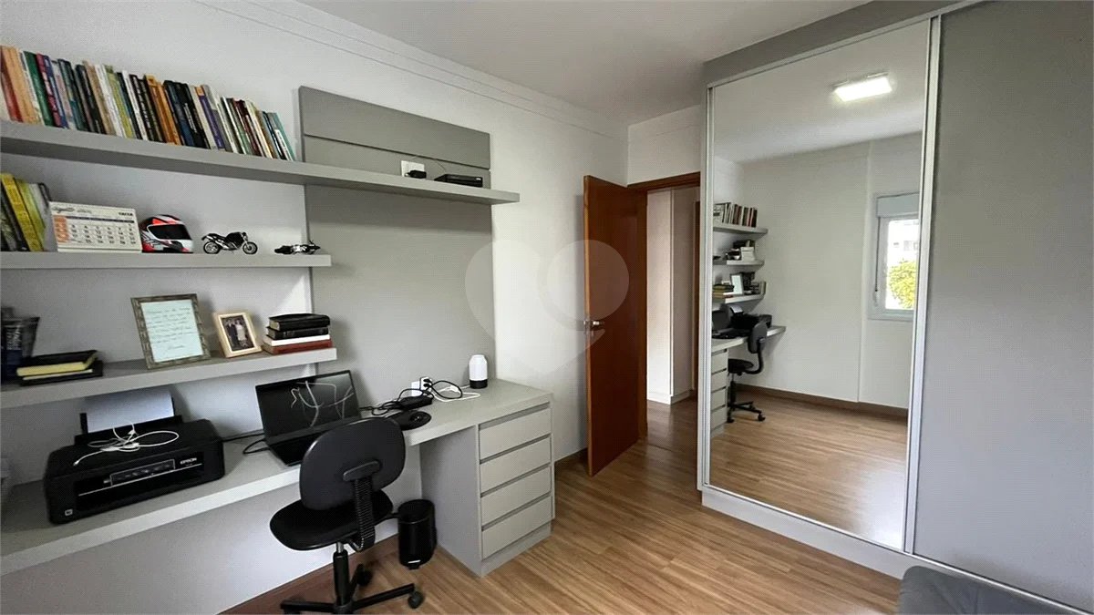 Apartamento à venda com 3 quartos, sendo 1 suíte, no Centro, Poços de Caldas - MG