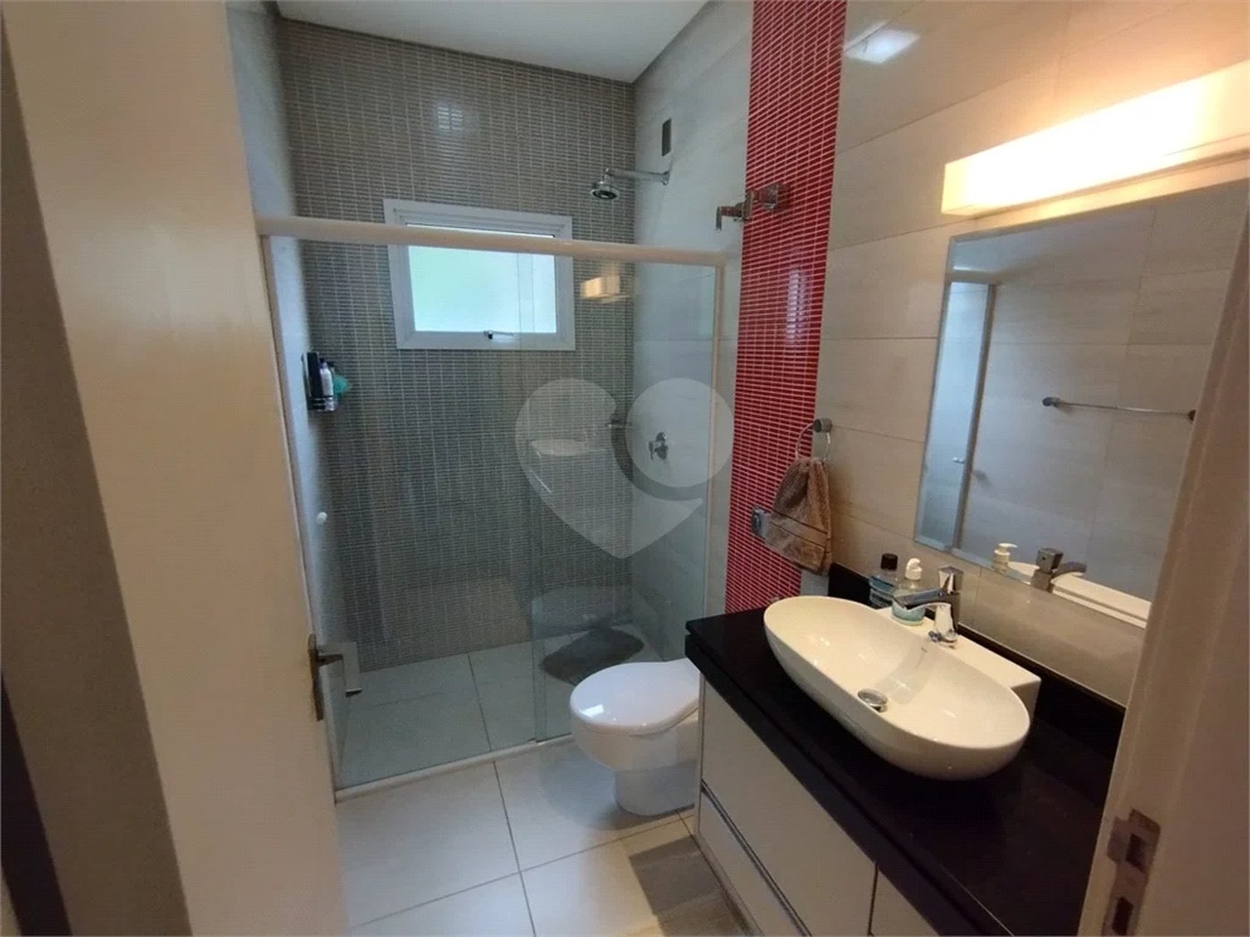 Casa à venda com 5 quartos, sendo 3 suítes, no condomínio Ibiaram 1, Itupeva - SP