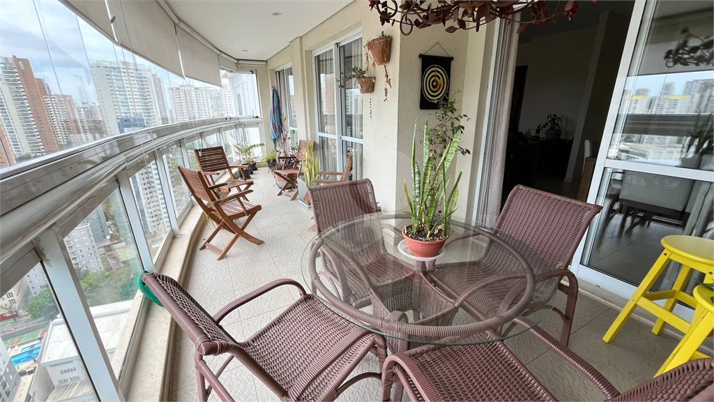 Apartamento à venda com 4 quartos, sendo 3 suítes, em Vila Andrade, São Paulo, SP