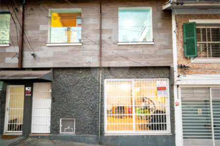 Casa à venda com 2 quartos, sendo 1 suíte, em Vila Mariana, São Paulo, SP