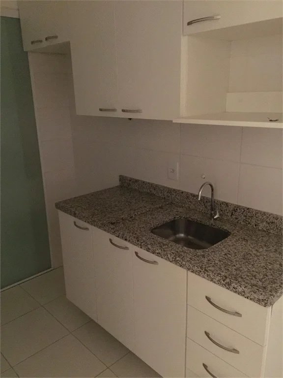 Apartamento à venda com 3 quartos, sendo 1 suíte,  em Jardim Parque Morumbi, São Paulo, SP