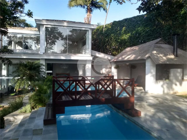 Casa à venda ou para alugar com 4 suítes no condomínio Chácara Flora, São Paulo - SP