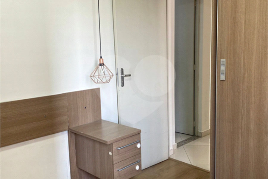 Apartamento à venda com 2 quartos, sendo 1 suíte, em Parque Maria Domitila, São Paulo, SP