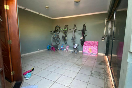Casa à venda com 2 quartos, sendo 1 suíte, em Vila Visaltino Gomes, Itapetininga, SP