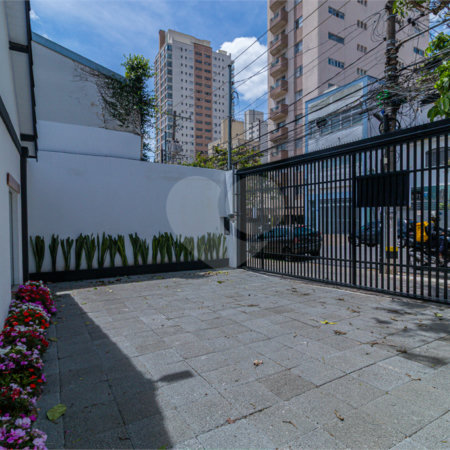 Casa Térrea à venda com 3 quartos, sendo 1 suíte, em Santo Amaro, São Paulo, SP