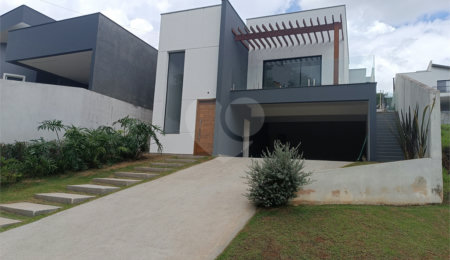 Casa à venda com 3 suítes no condomínio Altos de São Roque, São Roque - SP