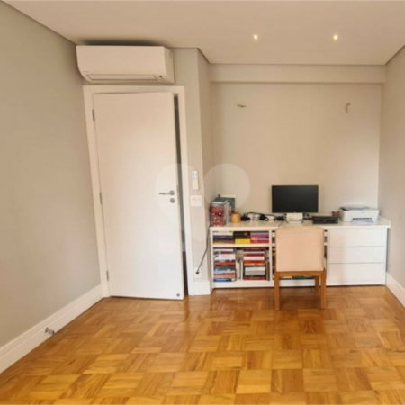 Apartamento à venda com 3 quartos, sendo 1 suíte, em Vila Uberabinha, São Paulo, SP