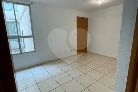 Apartamento no Condomínio Mont Everest .