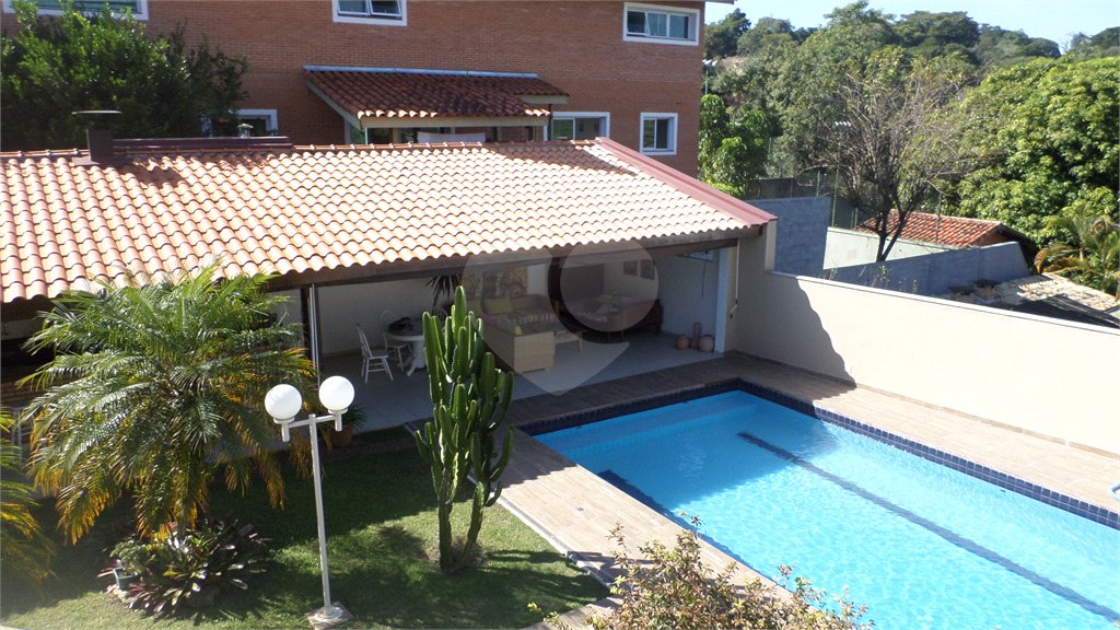 Sobrado à venda com 4 suítes em Recanto Impla, Carapicuíba, SP