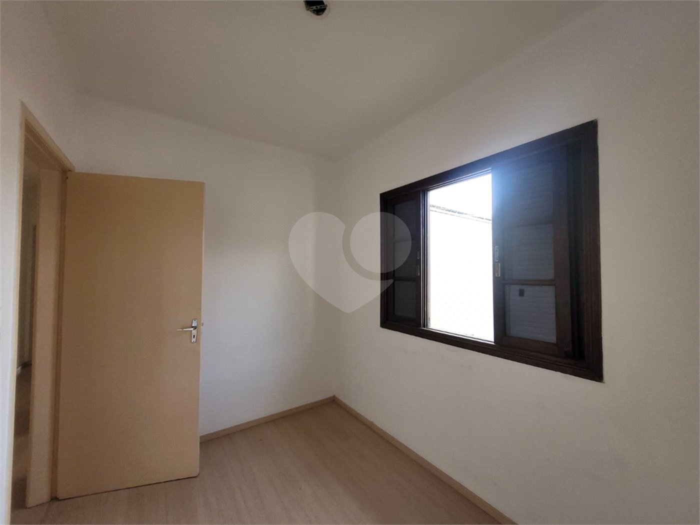 Casa à venda com 3 quartos, sendo 1 suíte, em Parque Maria Domitila, São Paulo, SP