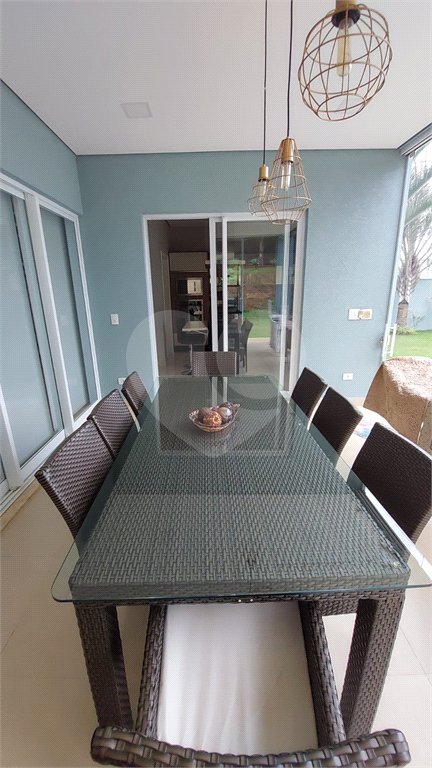 Casa à venda com 4 suítes no condomínio Figueira Garden, Atibaia - SP