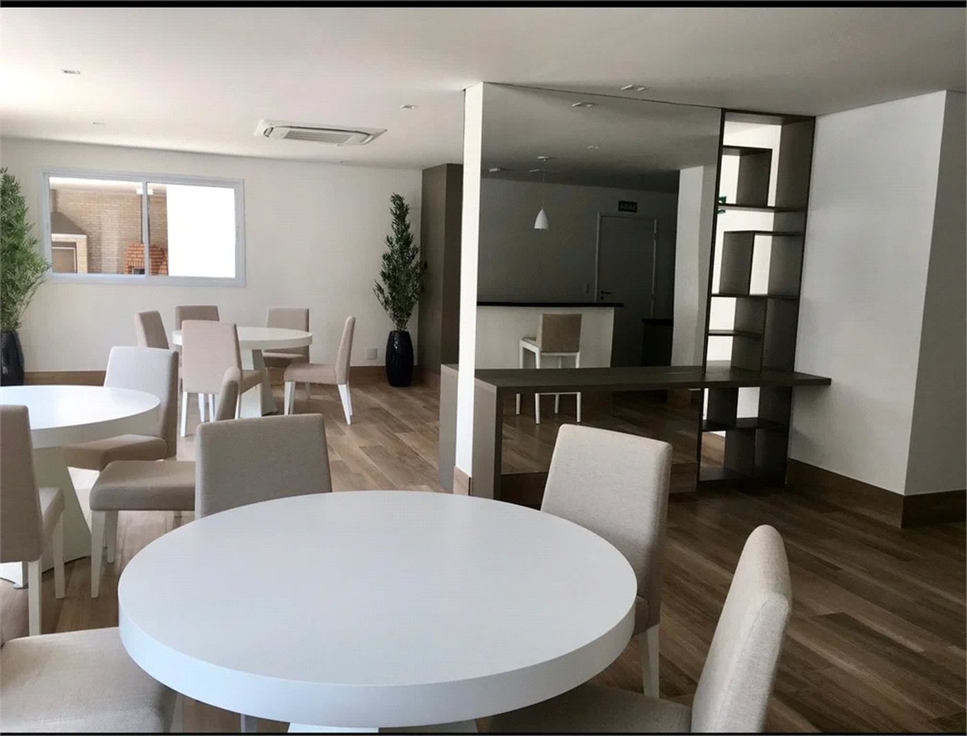 Apartamento à venda com 3 quartos, sendo 1 suíte, em Jardim Belmar, Guarujá, SP