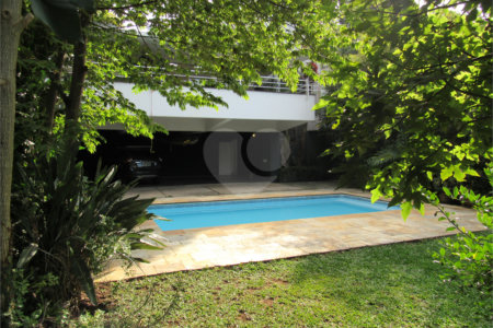 Casa à venda com 3 quartos, sendo 1 suíte, em Guarapiranga, São Paulo, SP
