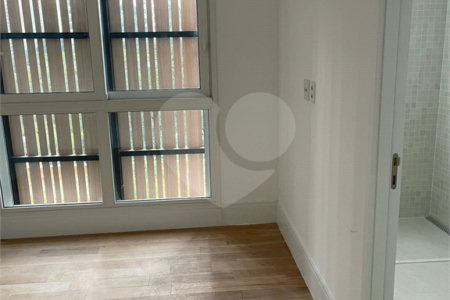 Apartamento à venda com 3 suítes em Moema, São Paulo, SP