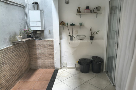 Casa à venda com 3 suítes em Vila Lavínia, Mogi das Cruzes, SP