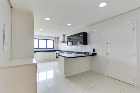 Apartamento à venda ou para alugar com 4 suítes em Alto da Boa Vista, São Paulo, SP
