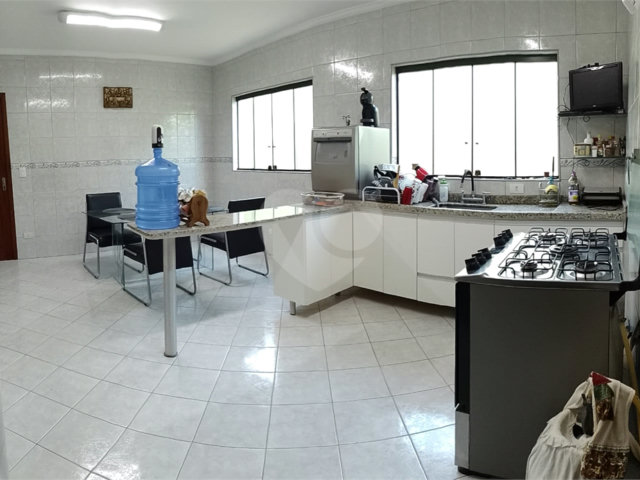 Sobrado à venda com 3 quartos, sendo 1 suíte,  em Jardim Regina, São Paulo, SP