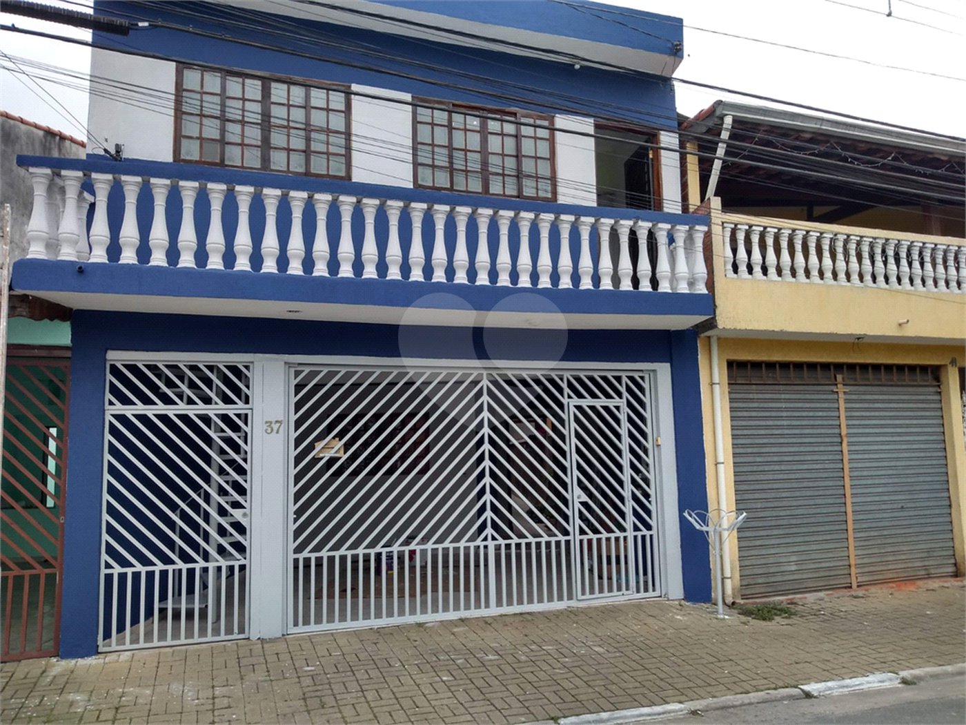 Sobrado à venda com 3 quartos, sendo 1 suíte, em Biritiba, Poá, SP