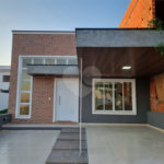 Casa à venda com 3 quartos, sendo 1 suíte, no condomínio Horto Florestal Villagio, Sorocaba - SP