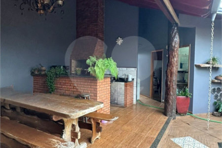Casa à venda com 3 quartos, sendo 1 suíte,  no Centro, Ponta Porã, MS