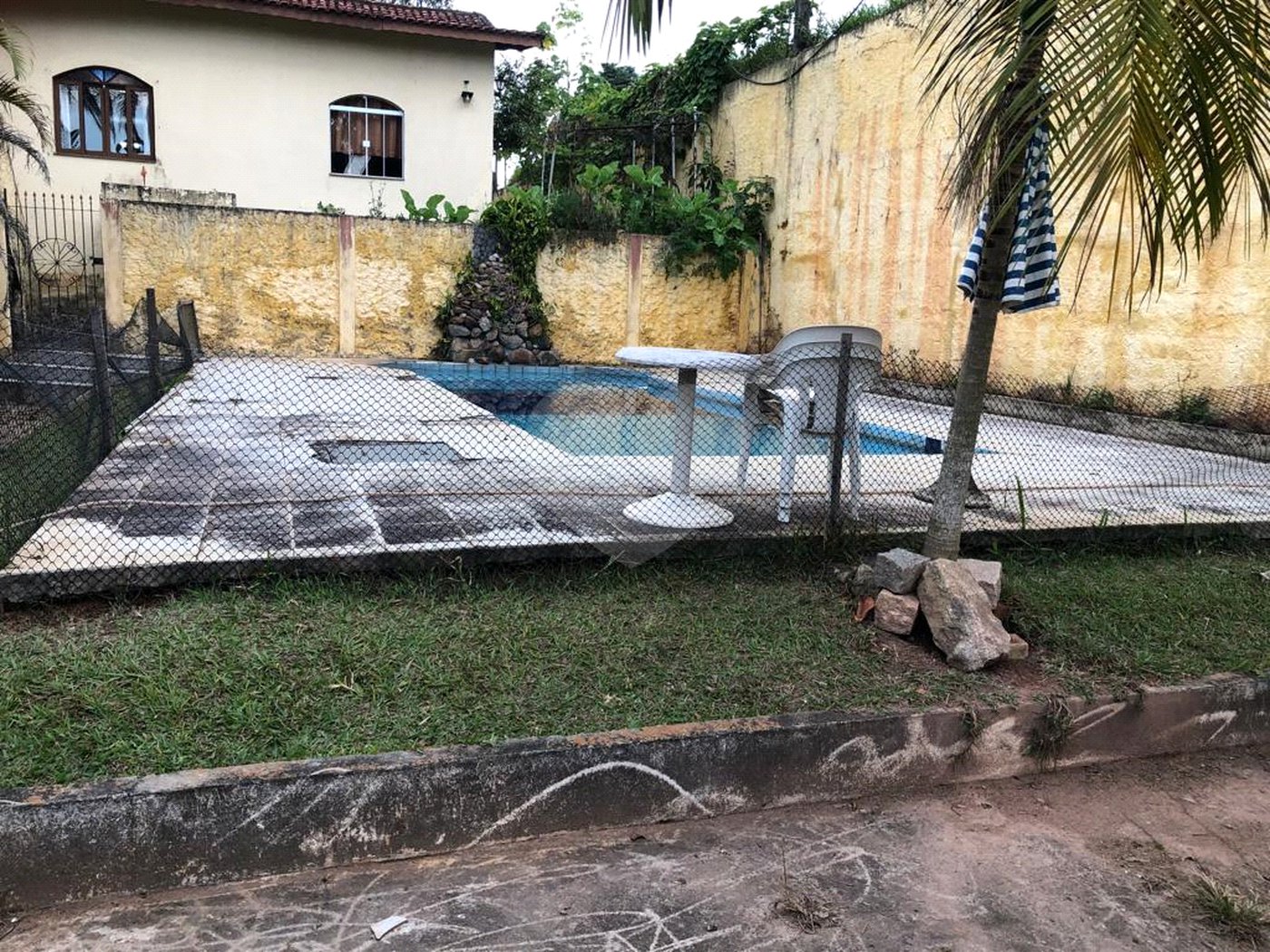 Casa Térrea à venda com 3 quartos, sendo 1 suíte,  em Olho D'água, Mairiporã, SP