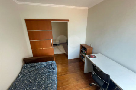 Apartamento à venda com 3 quartos, sendo 1 suíte,  em Vila Olímpia, São Paulo, SP