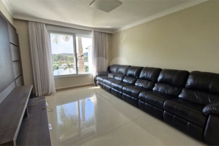 Casa à venda ou para alugar com 5 quartos, sendo 4 suítes, no condomínio Shamballa II, Atibaia - SP
