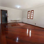 Casa à venda com 5 quartos, sendo 3 suítes, em Vila Santista, Atibaia, SP