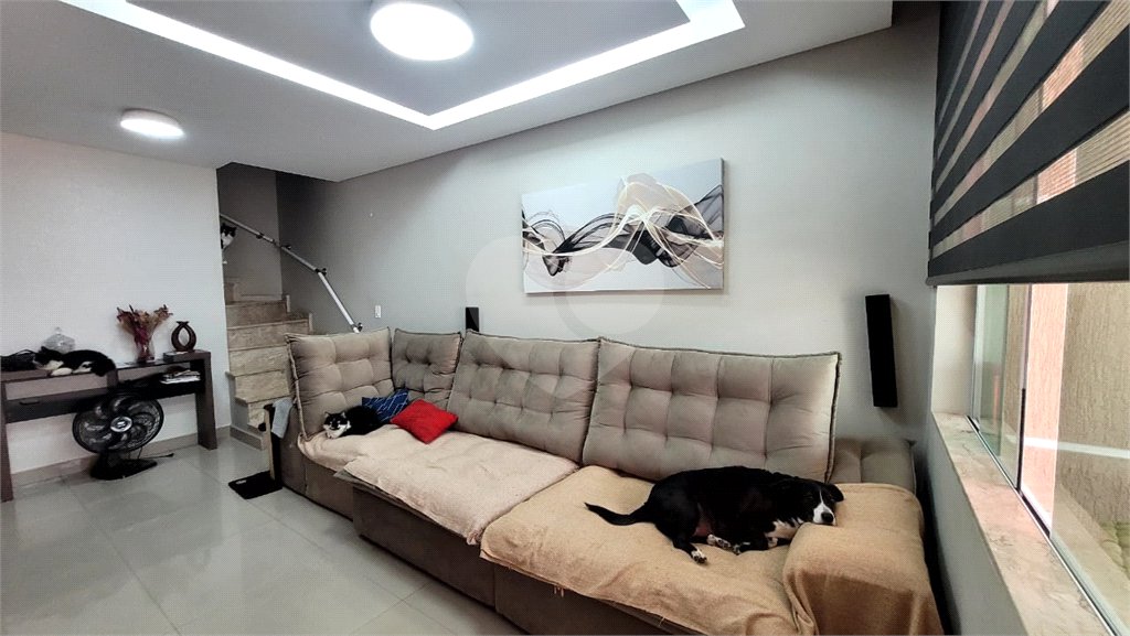 Sobrado à venda com 3 quartos, sendo 1 suíte, em Vila Nivi, São Paulo, SP