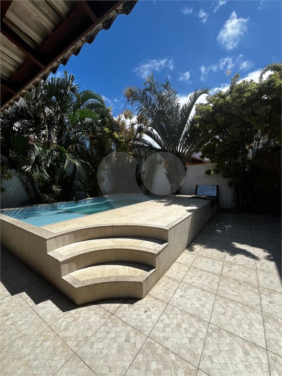 Casa à venda com 4 quartos, sendo 2 suítes, em Peró, Cabo Frio, RJ