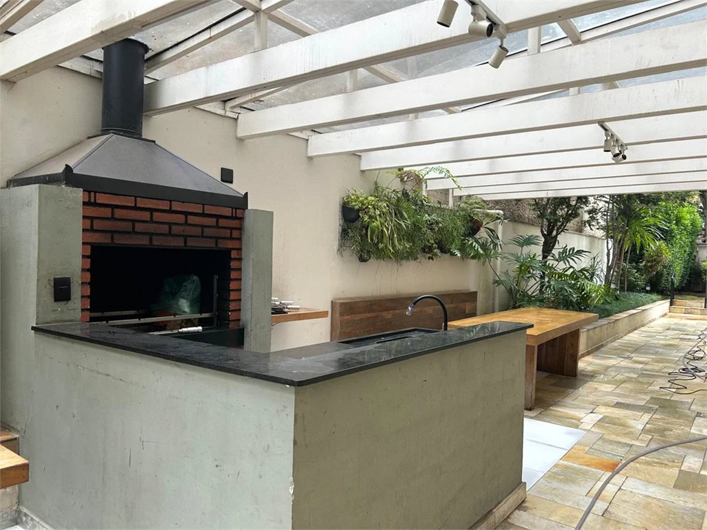 Apartamento para alugar com 3 quartos, sendo 1 suíte, em Pinheiros, São Paulo, SP