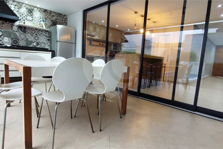 Casa para alugar com 5 quartos, sendo 1 suíte, no condomínio Figueira Garden, Atibaia - SP