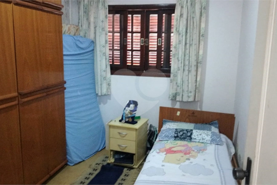 Sobrado à venda com 4 quartos, sendo 2 suítes, em Horto, São Paulo, SP