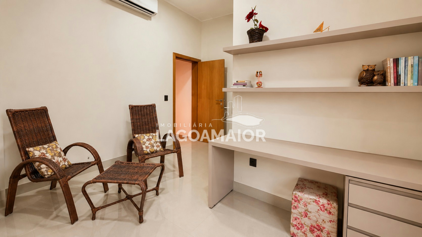 Casa à venda com 4 quartos, sendo 4 suítes, no condomínio Residencial Villa Dumont, Três Lagoas - MS