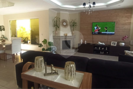 Sobrado à venda com 3 suítes em Vila Mazzei, São Paulo, SP