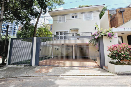 Casa à venda com 4 suítes no condomínio Jardim Vitória Régia, São Paulo - SP